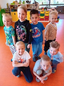 Květen 2026 331